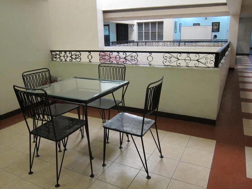 El Rico Suite Makati By Reddoorz Makati City Exteriér fotografie